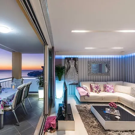 Lavander & Violet Apartment *