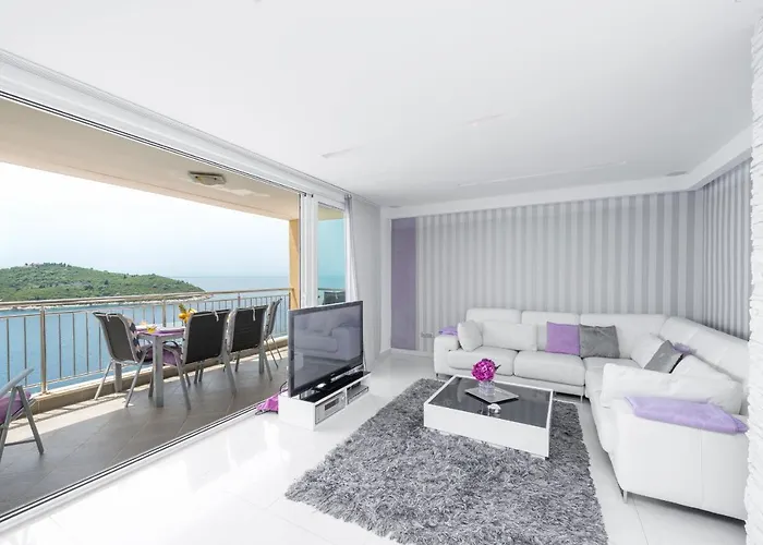 Lavander & Violet Lägenhet